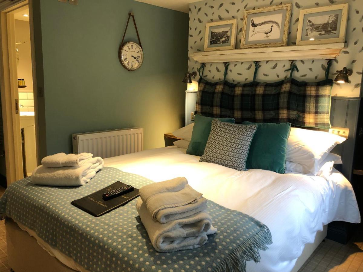 The Golden Pheasant Hotel Burford Kültér fotó