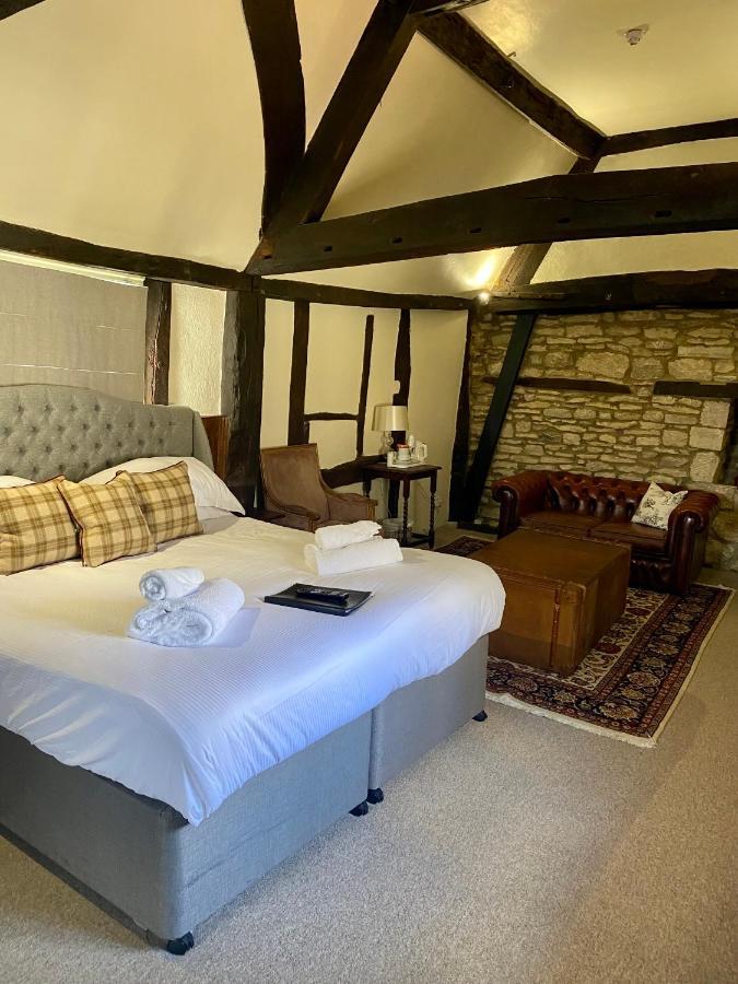 The Golden Pheasant Hotel Burford Kültér fotó