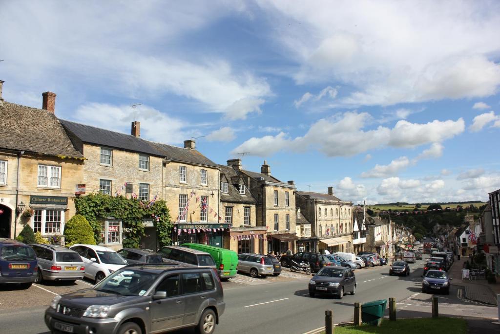 The Golden Pheasant Hotel Burford Kültér fotó