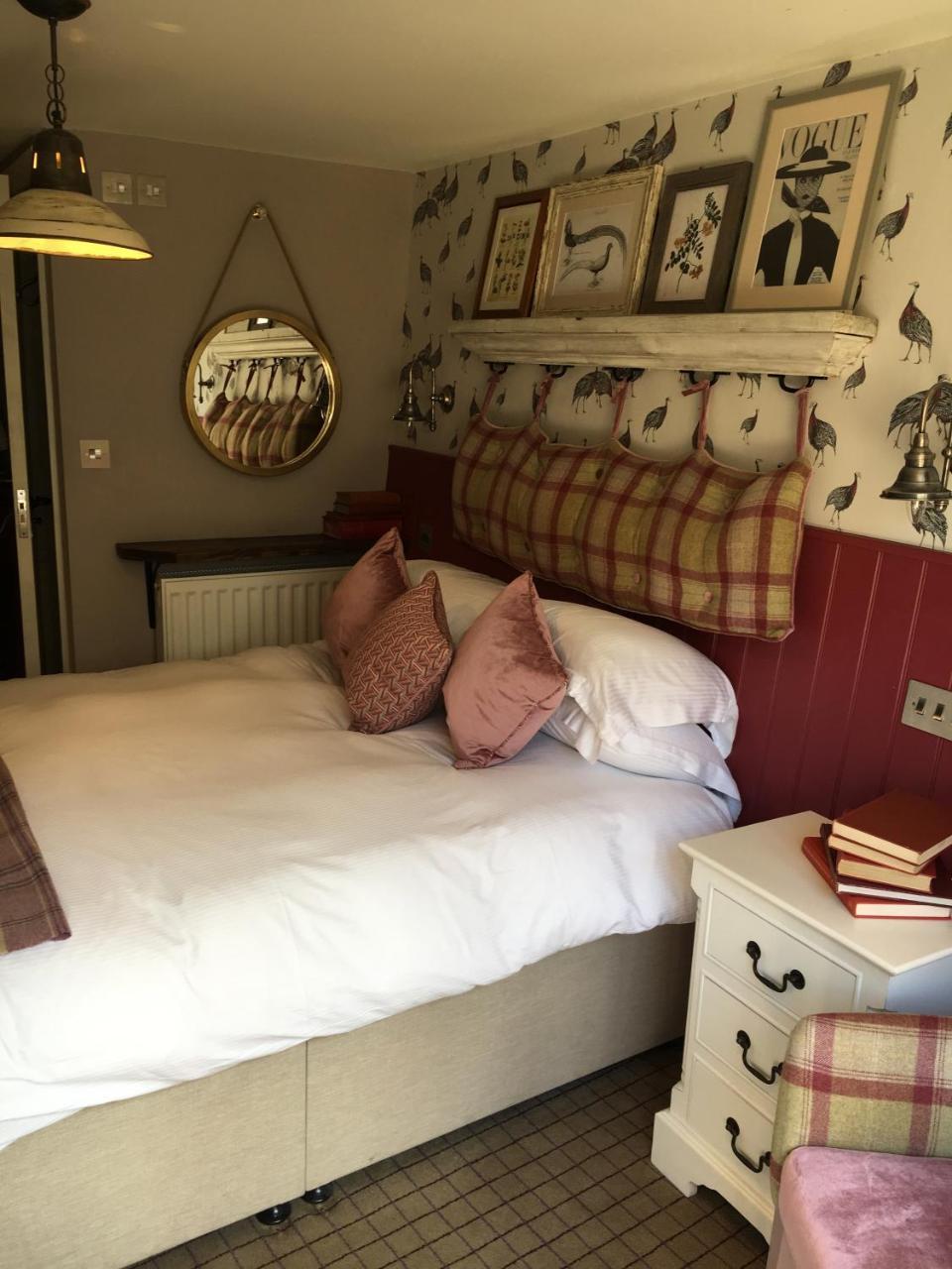 The Golden Pheasant Hotel Burford Kültér fotó