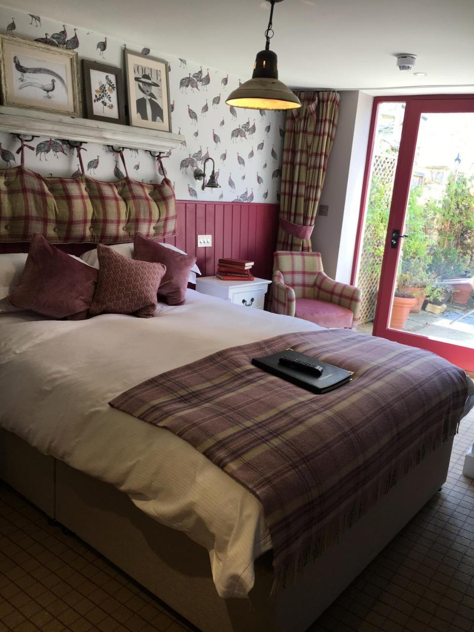 The Golden Pheasant Hotel Burford Kültér fotó